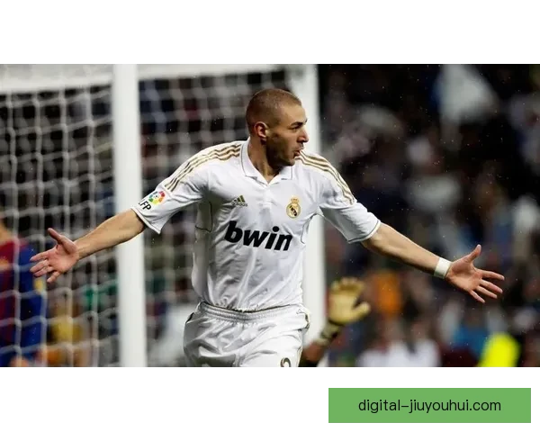 本泽马凭借卓越表现夺得二零二二年度金球奖荣耀