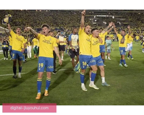 格拉纳达解雇主帅帕科洛佩斯重返西甲仅一年为何突然分道扬镳背后